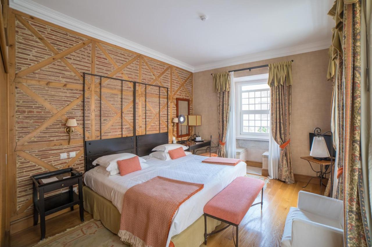 Alfama Room,61226056:JPEG