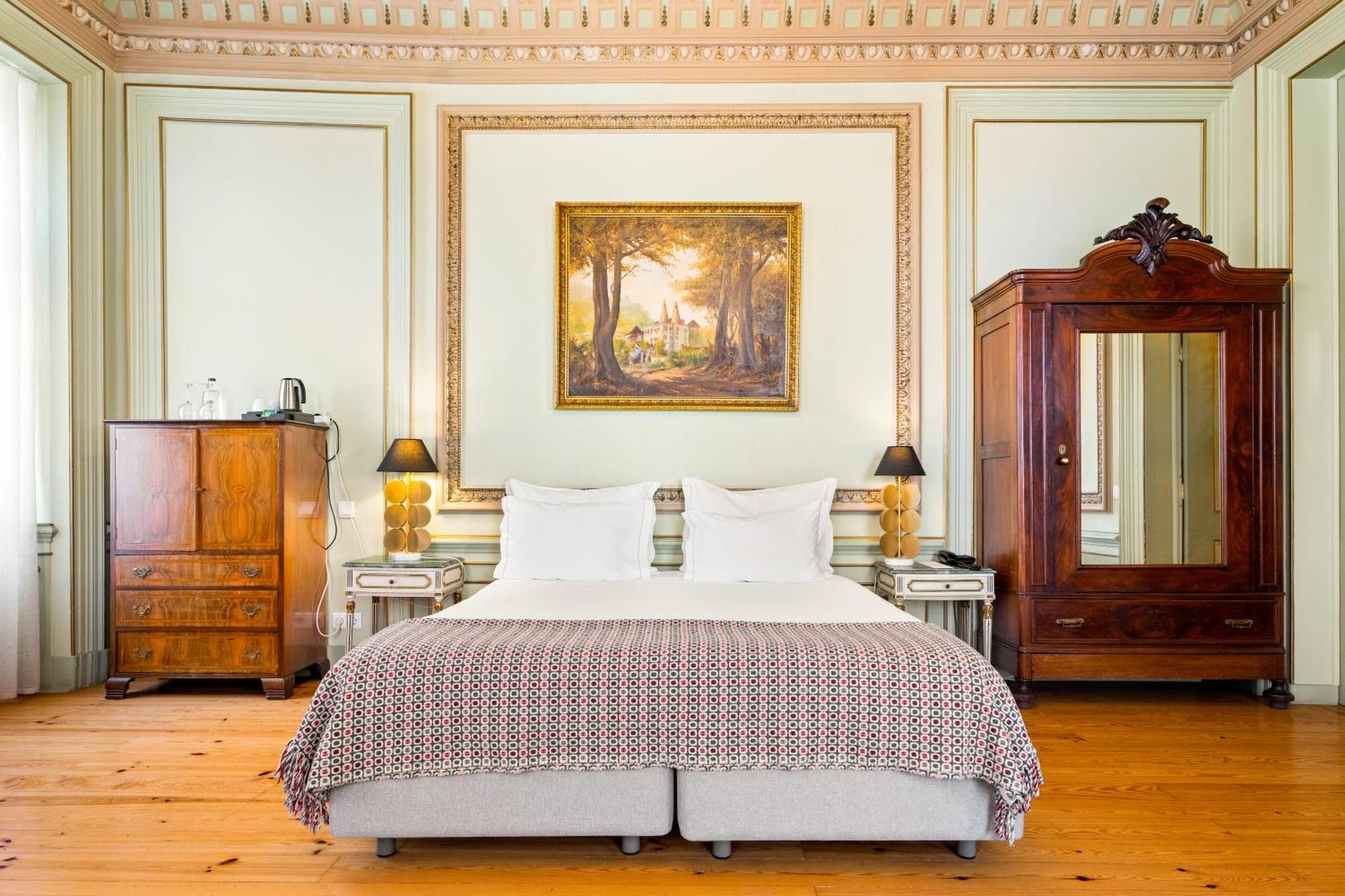 Signature Suite