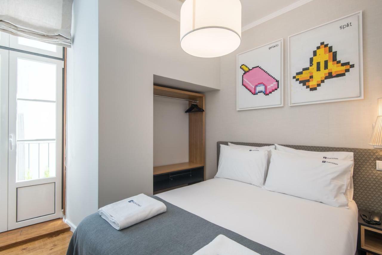 Single Room with Interior View