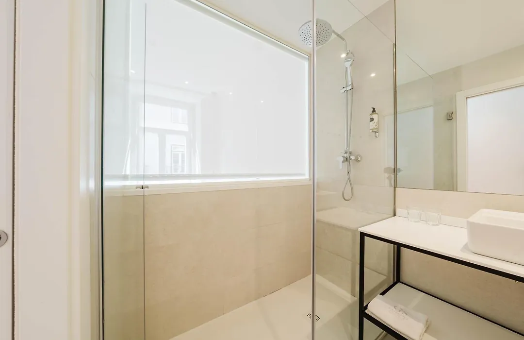 Gs Chiado Boutique Studios & Suites-1