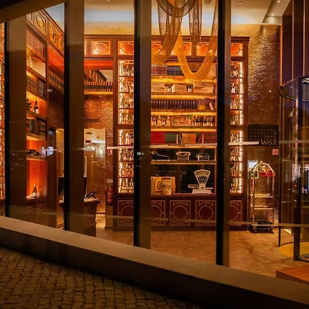 Wine & Books Lisboa Hotel-3