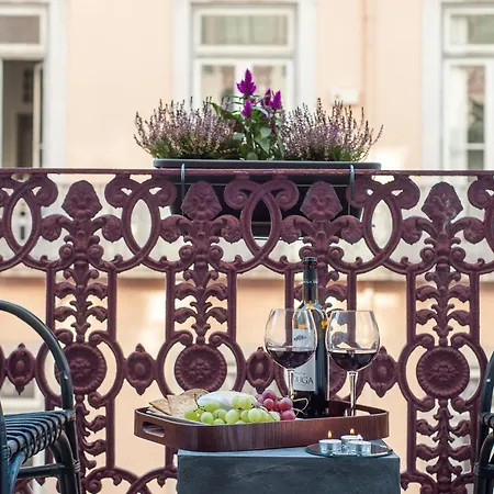Lisbon Cheese & Wine Suites-2