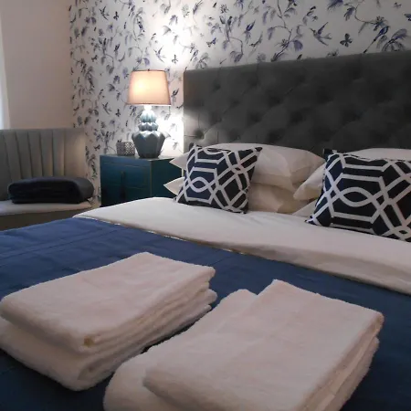 Lisbon Garden Boutique Guest House-3